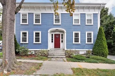 10 Swan St #2