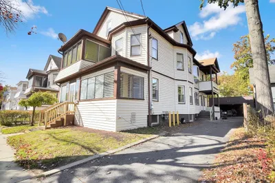 22-24 Ainsworth St 1