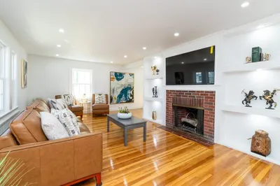 27 Ellison Ave 1