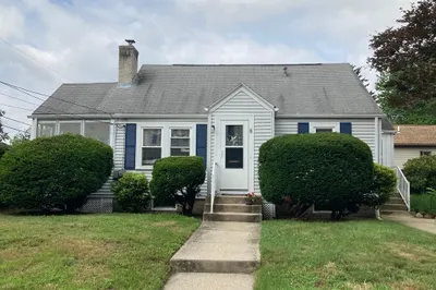 8 School St