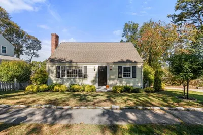 121 Hillside Ave