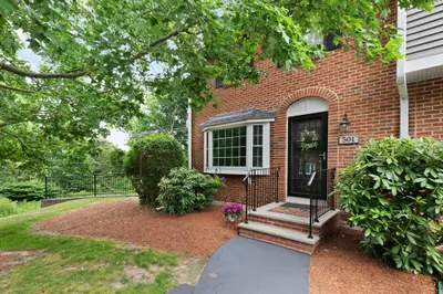 320 Newbury St #501 1