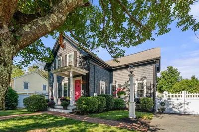 32 Pleasant St 1