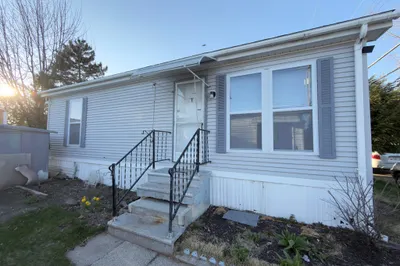 16 Mobile Home Way 1