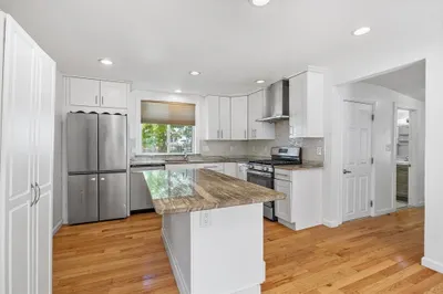 305 Franklin St 1
