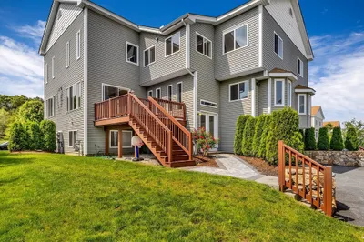 28 John Hancock Dr #28 1