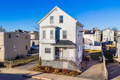 224 Grinnell St 1