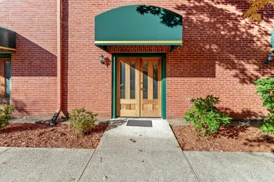 54 Green St #119 1