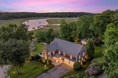 102 Riverside Circle 1