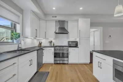 24 Rawson St #3