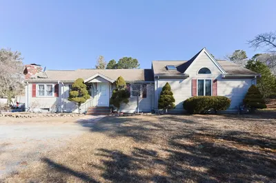 1046 Queen Anne Rd