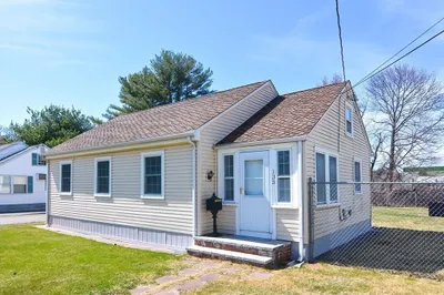 135 Mendon St 1