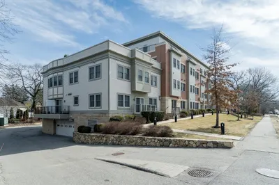 321 Hammond Pond Parkway #301