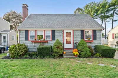34 Bowes Ave 1