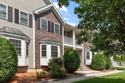 5 Coates Ln #5 1