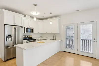 42 Blossom St #Unit 1