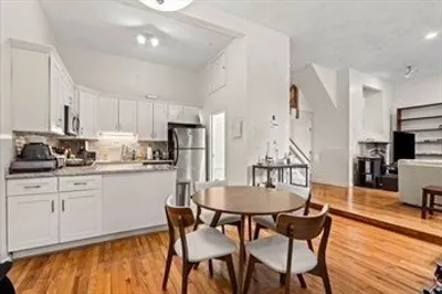 113 W Dedham St #113 1