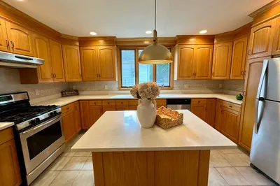 31 Sears Ave #2