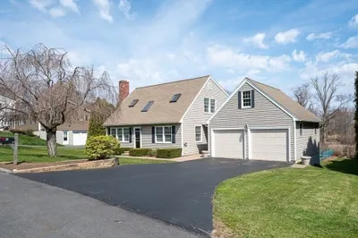 9 Genevieve Ln 1