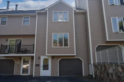 275 Donohue Rd #9 1