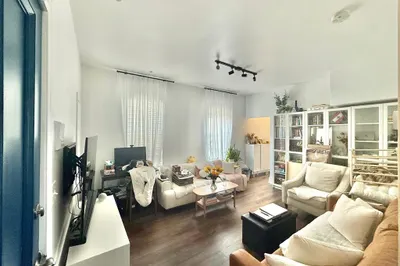 13 Schuyler St #2