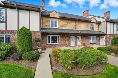 20 Castle Hill RD #D 1