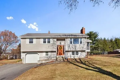 10 Heather Dr