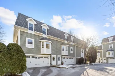 580 Quarry Street #7 1