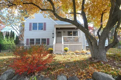 210 Nashua Rd 1