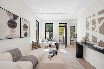224 W 9th #3