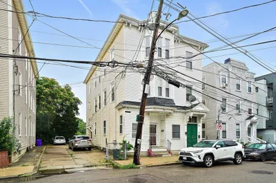 28-30 Chestnut Ave 1