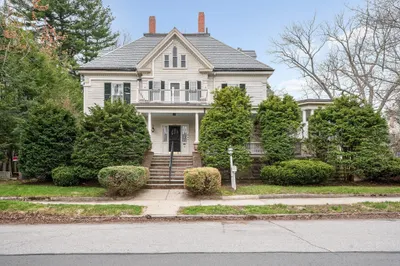 16 Quincy St 1