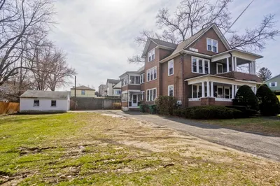 123 Casino Ave 1