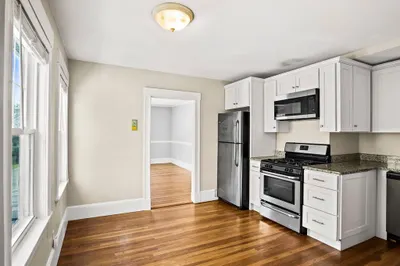 2 Pine Tree Rd #2