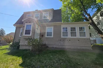 16 Mystic Lake Dr