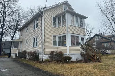 22 Rockwell Ave
