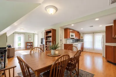 42 Cedar St #3 1
