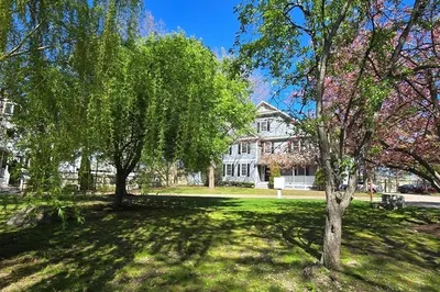 39 Court St #1 1