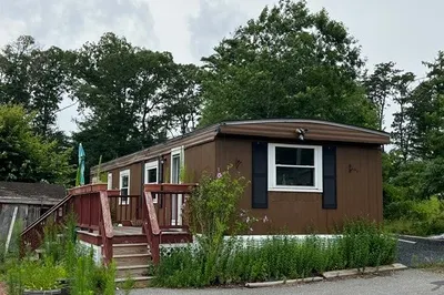 300 Nathan Ellis Highway #33 1
