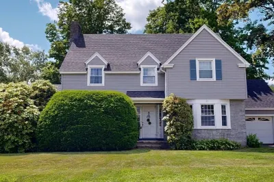 27 Carson Ave 1