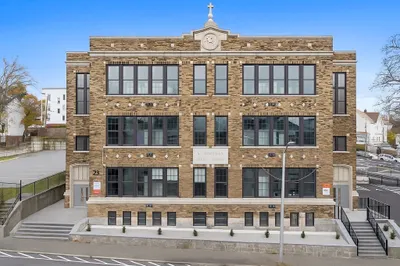 22 Waverly St 1