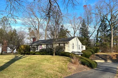 49 Wimbleton Dr 1