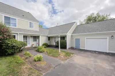 49 Stone Ridge Rd #49