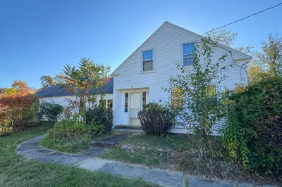 137 Damon Rd 1