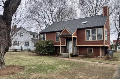 89 Meadow Street