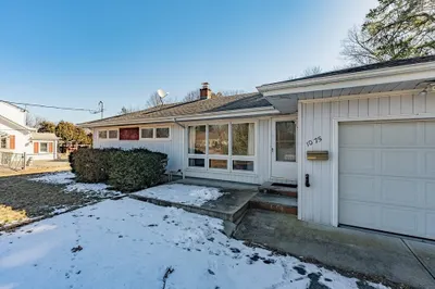 1075 Granby Rd 1