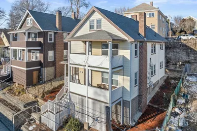 35 Larch St 1