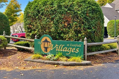 8 Castlegate Dr #8 1