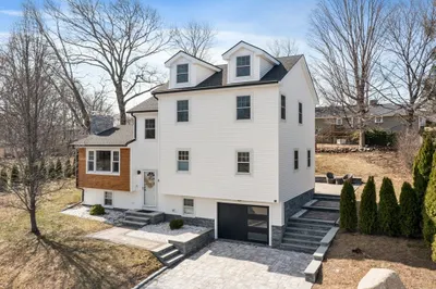 8 Edgewood Dr 1