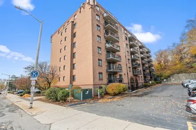 500 Salem St #304
